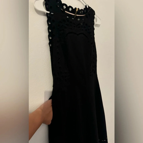 Ted Baker Verony Embroidered Scallop Edge Dress LBD Chic ASO Riverdale Sz 1 US 4 - Picture 3 of 13